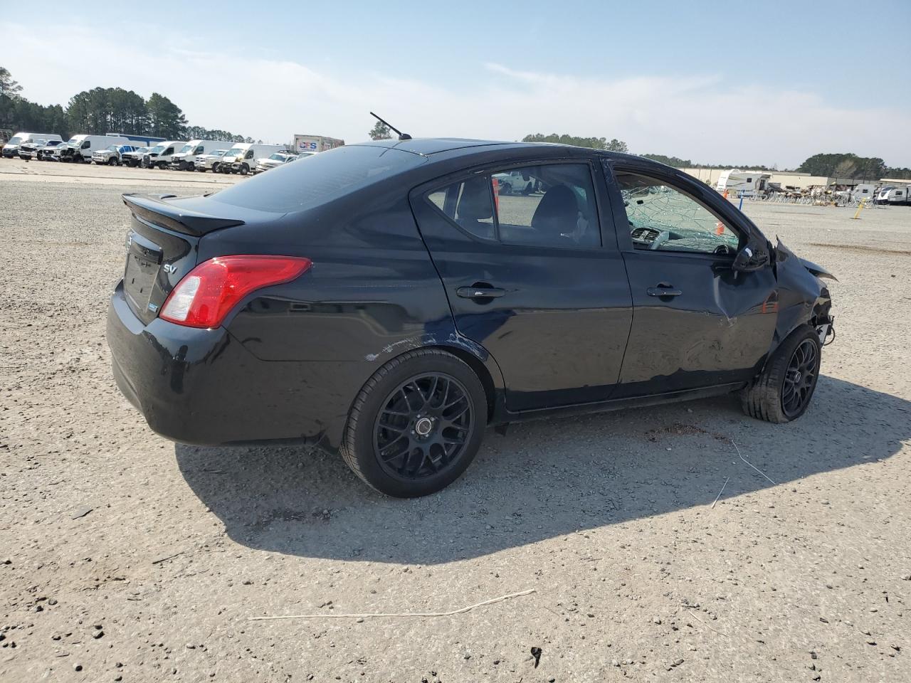 2016 Nissan Versa - Image 3