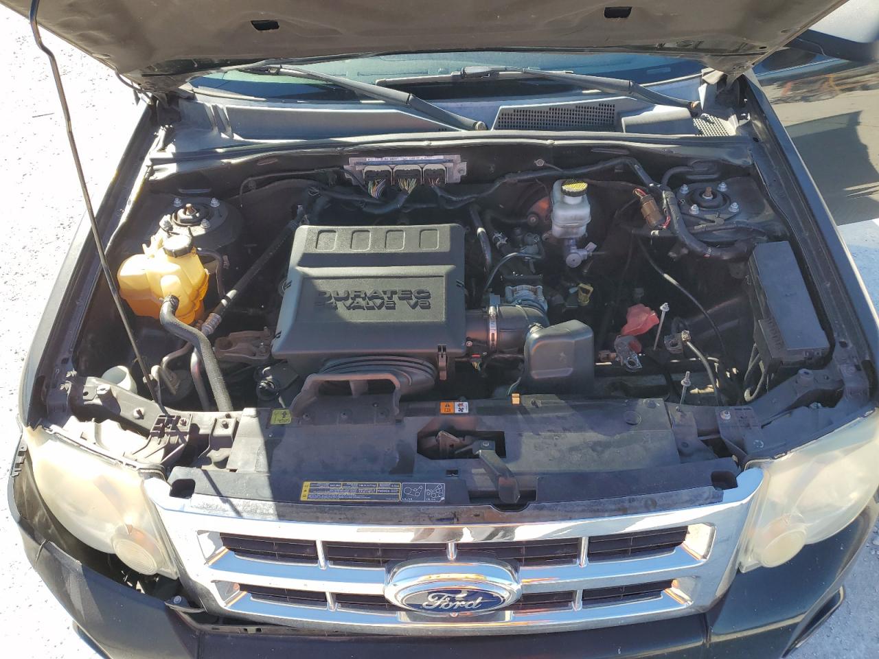 2010 Ford Escape - Image 11
