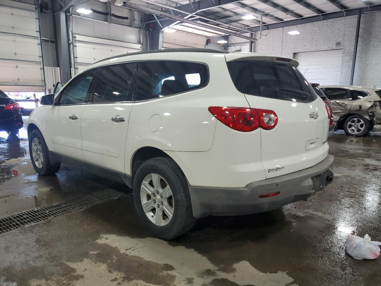 2011 Chevrolet Traverse - Image 2