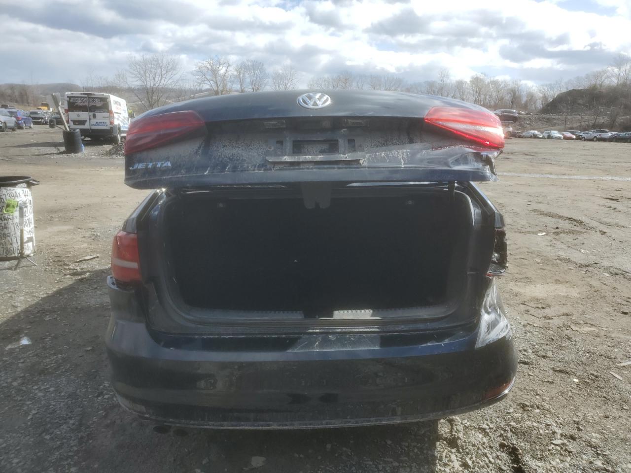 2016 Volkswagen Jetta - Image 6
