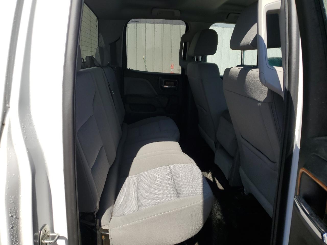 2018 Chevrolet Silverado - Image 10
