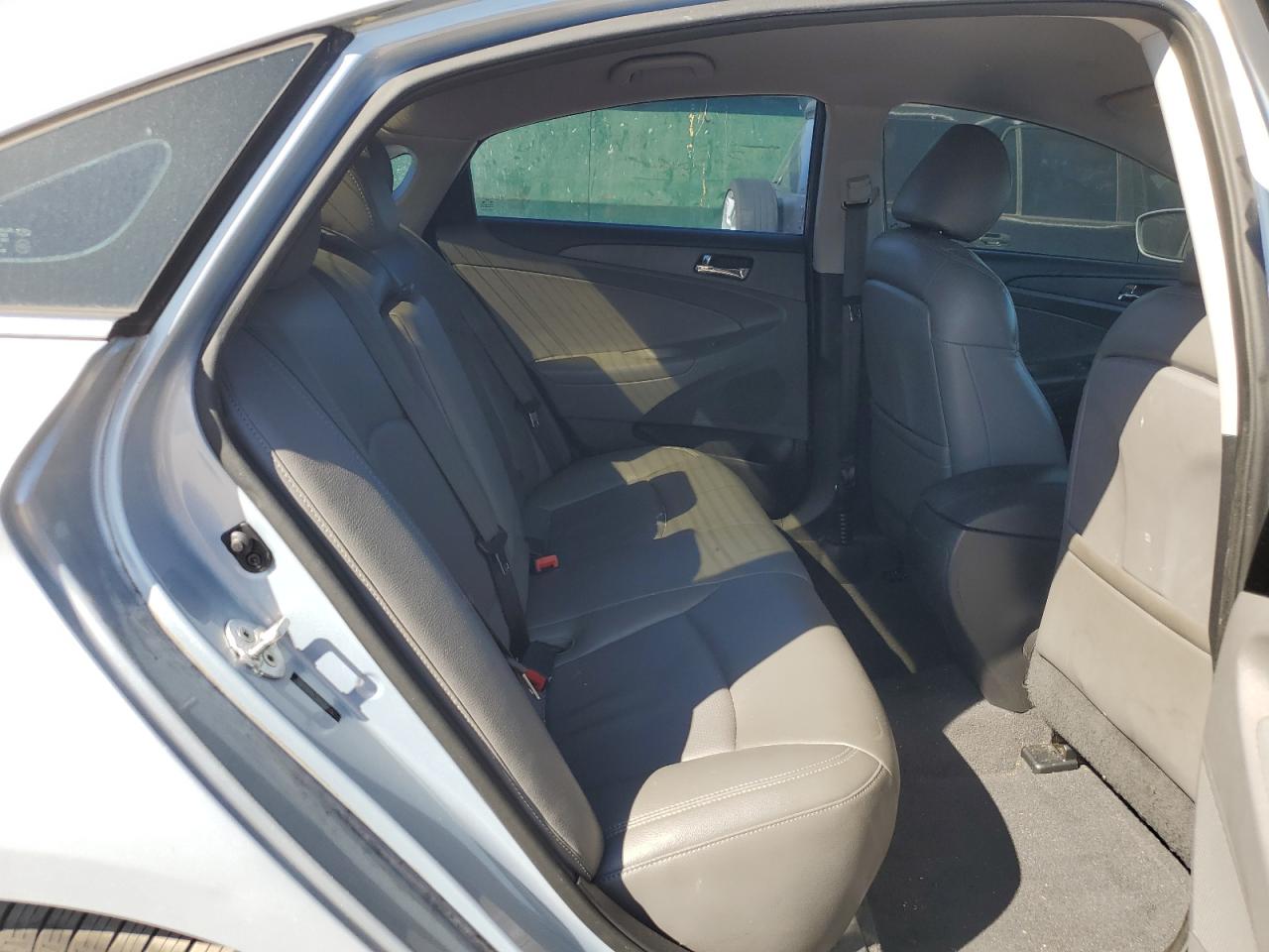 2013 Hyundai Sonata - Image 10