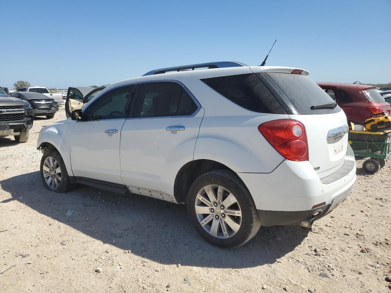 2011 Chevrolet Equinox - Image 2