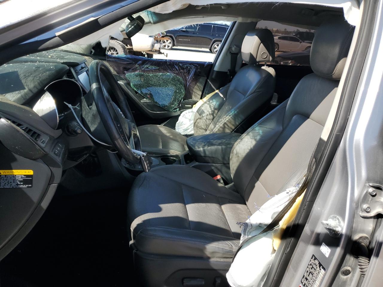 2016 Hyundai Santa Fe - Image 7