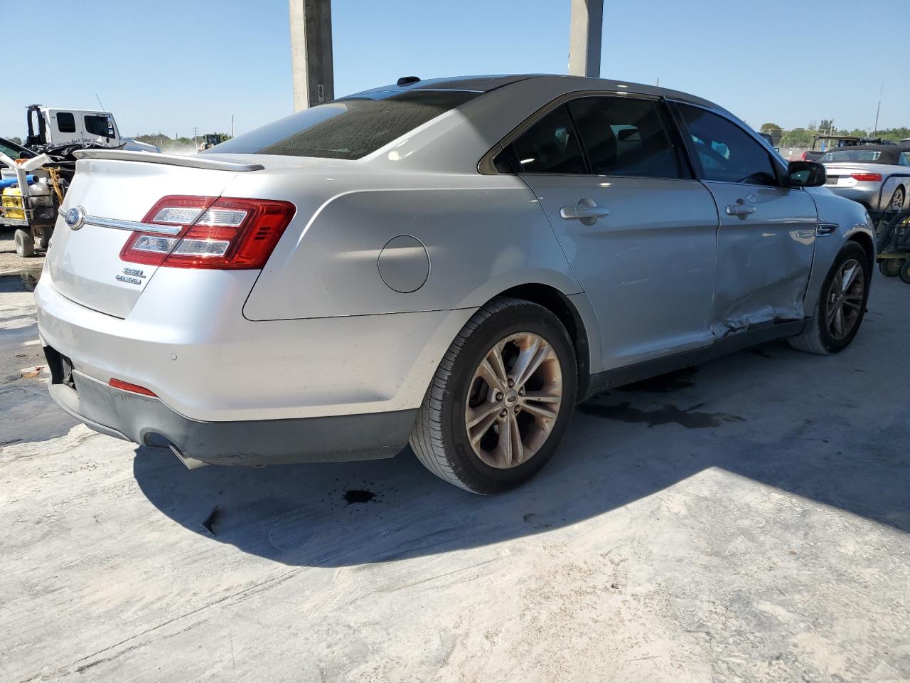 2013 Ford Taurus - Image 3