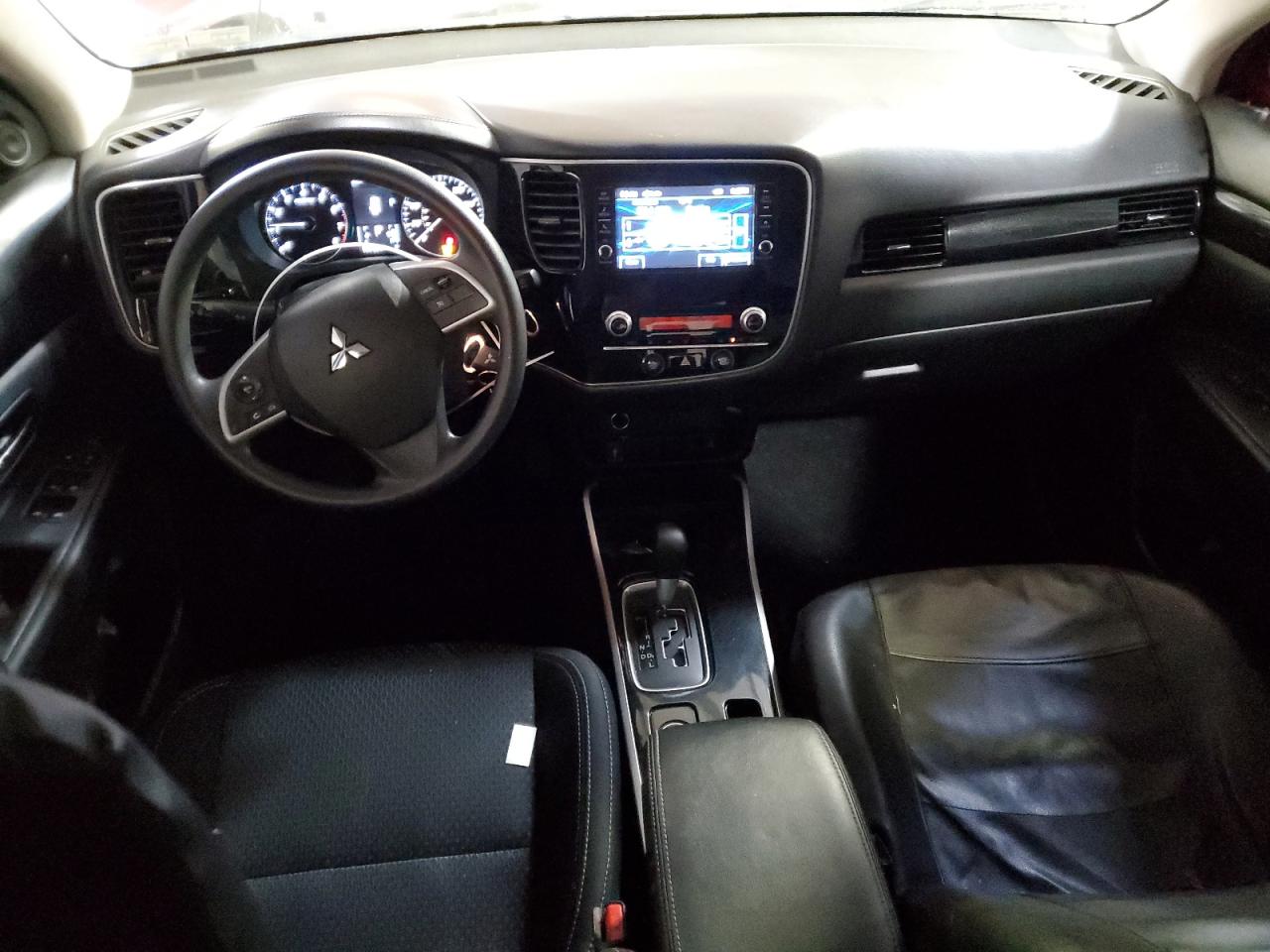 2020 Mitsubishi Outlander - Image 8
