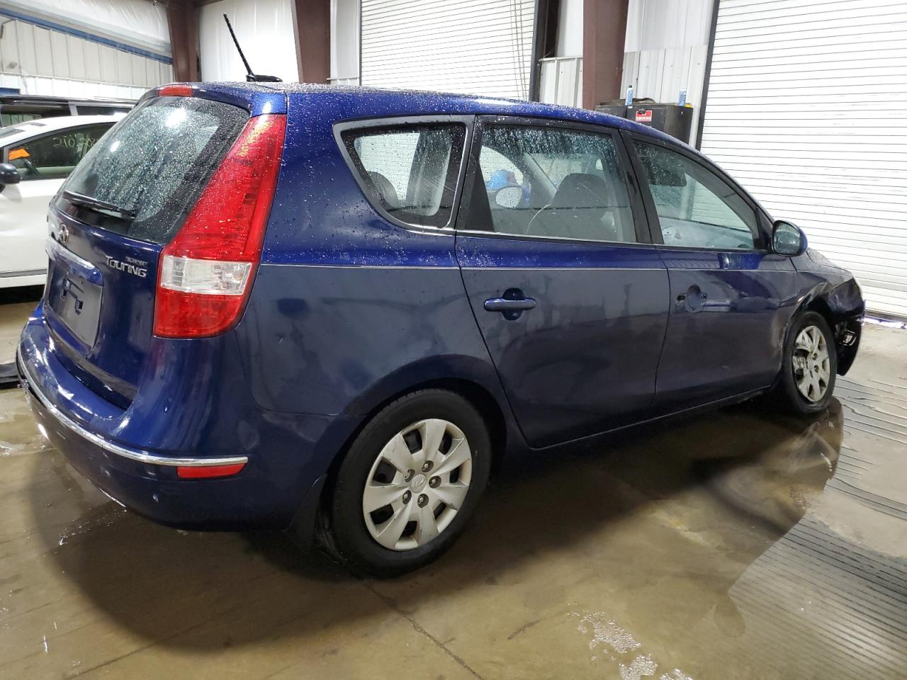 2012 Hyundai Elantra - Image 3