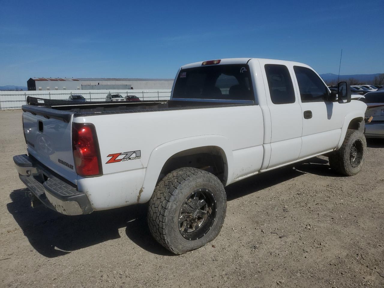 2004 Chevrolet Silverado - Image 3