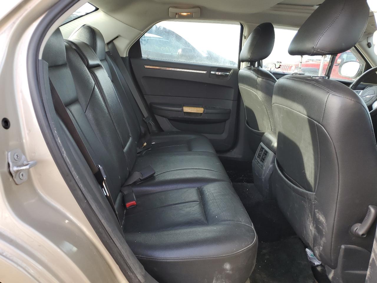 2008 Chrysler 300 - Image 11