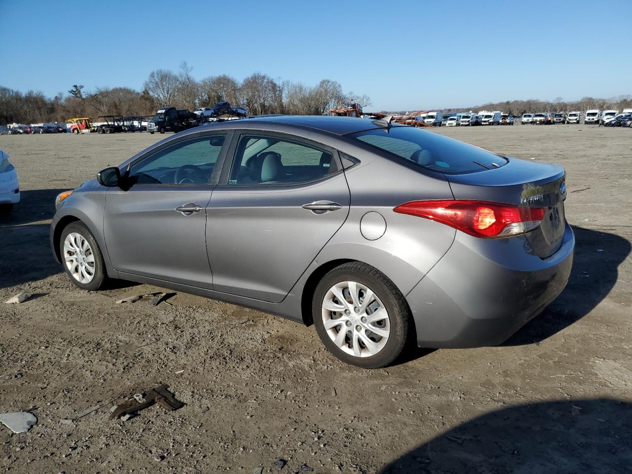 2012 Hyundai Elantra - Image 2