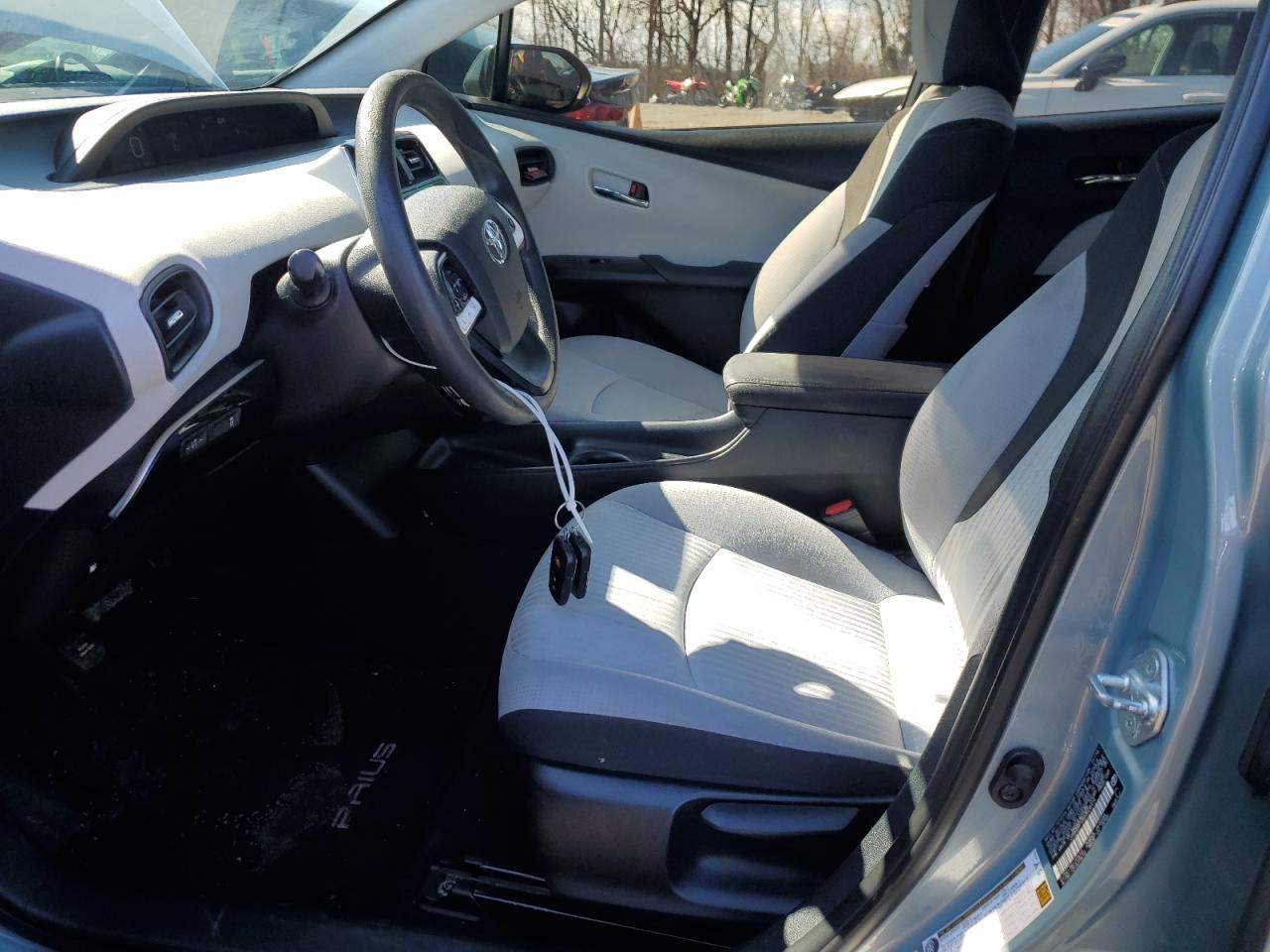 2016 Toyota Prius - Image 7