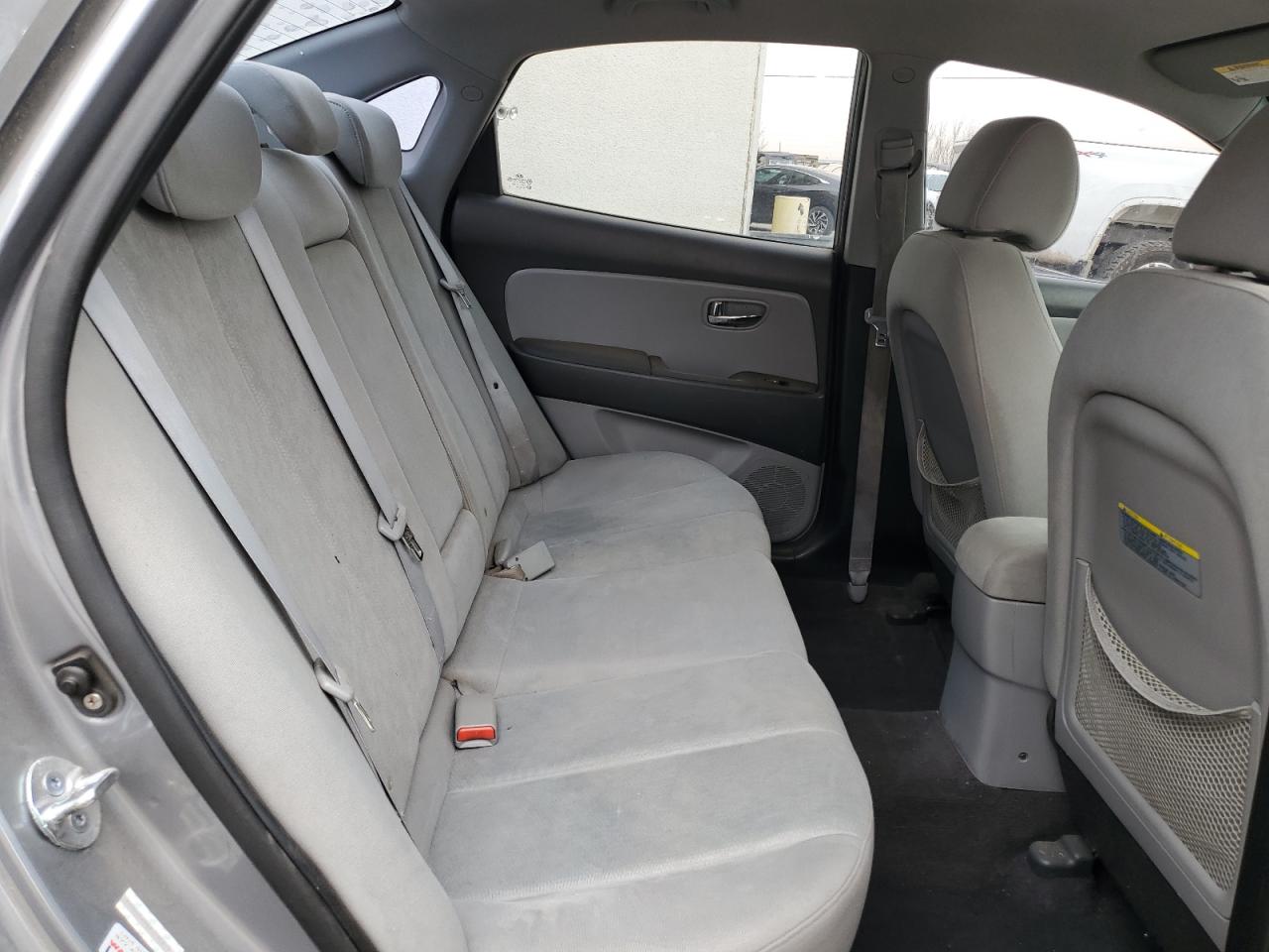 2010 Hyundai Elantra - Image 10
