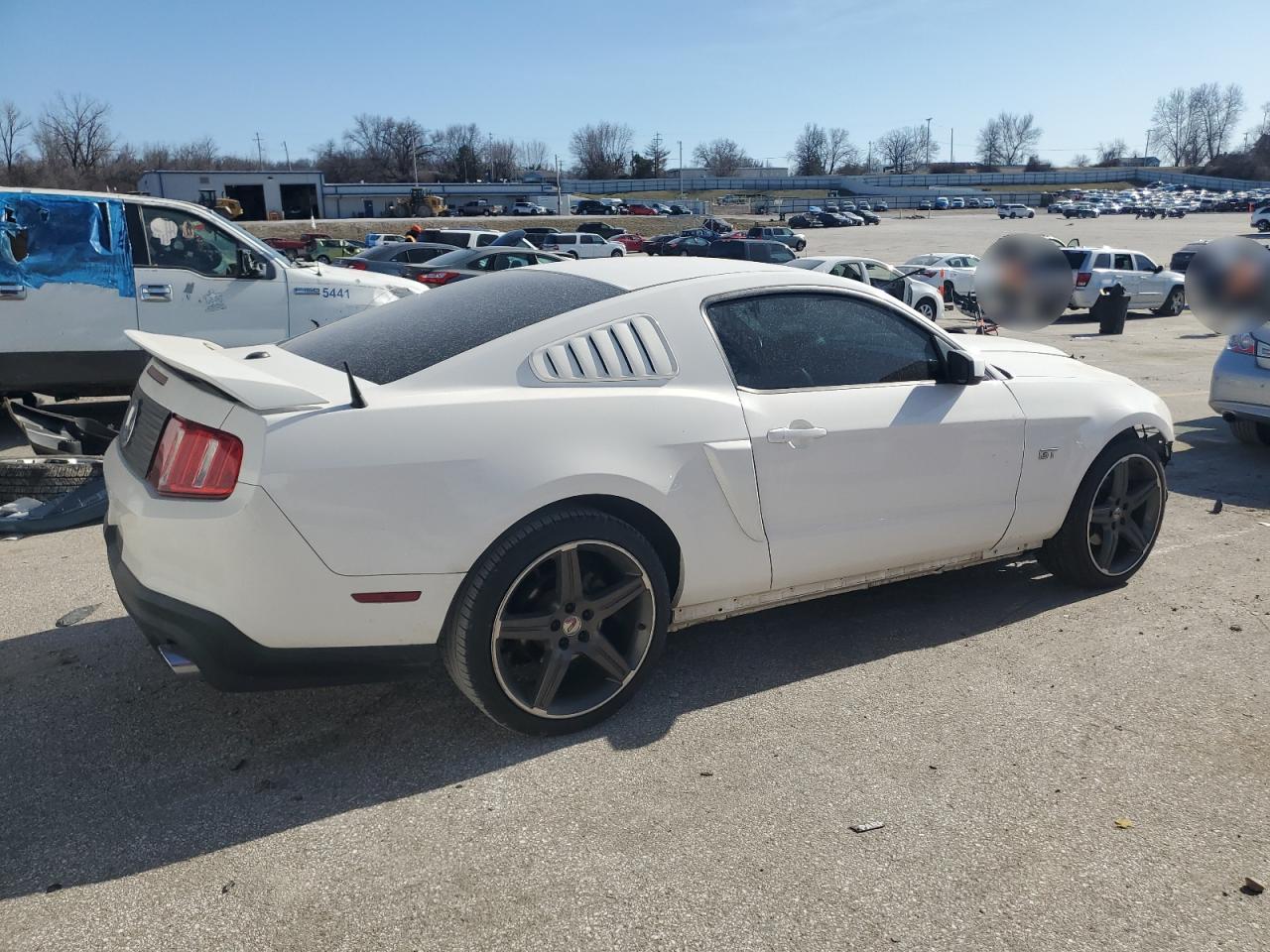 2010 Ford Mustang - Image 3