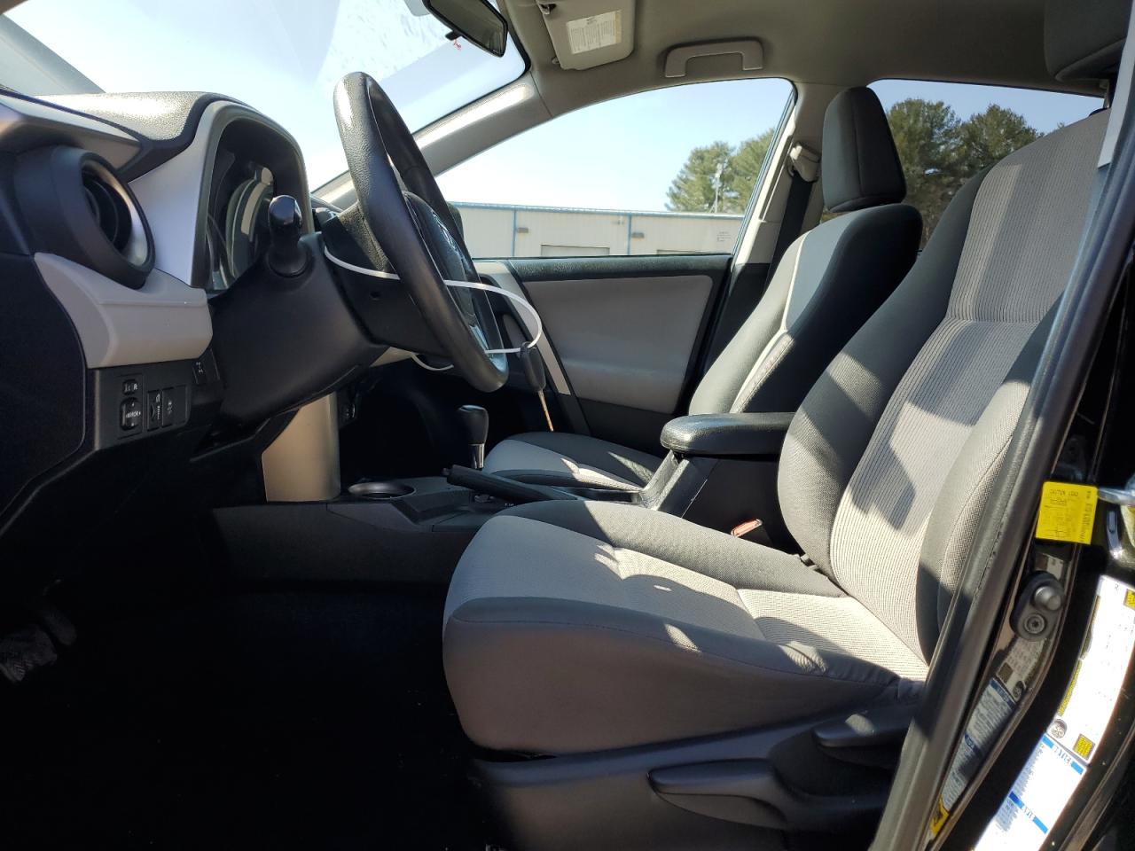 2015 Toyota RAV 4 - Image 7