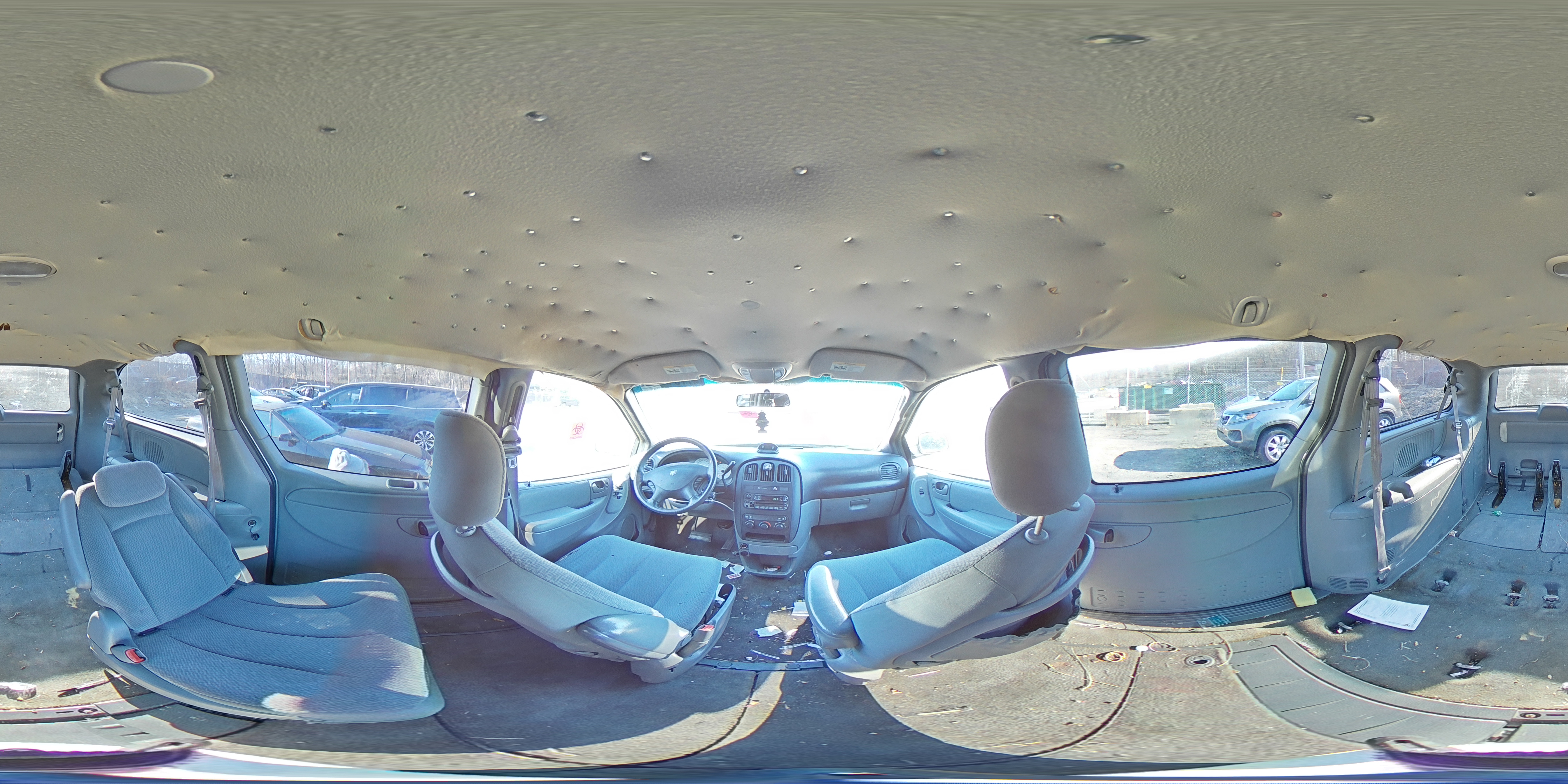 2005 Dodge Caravan - Image 13