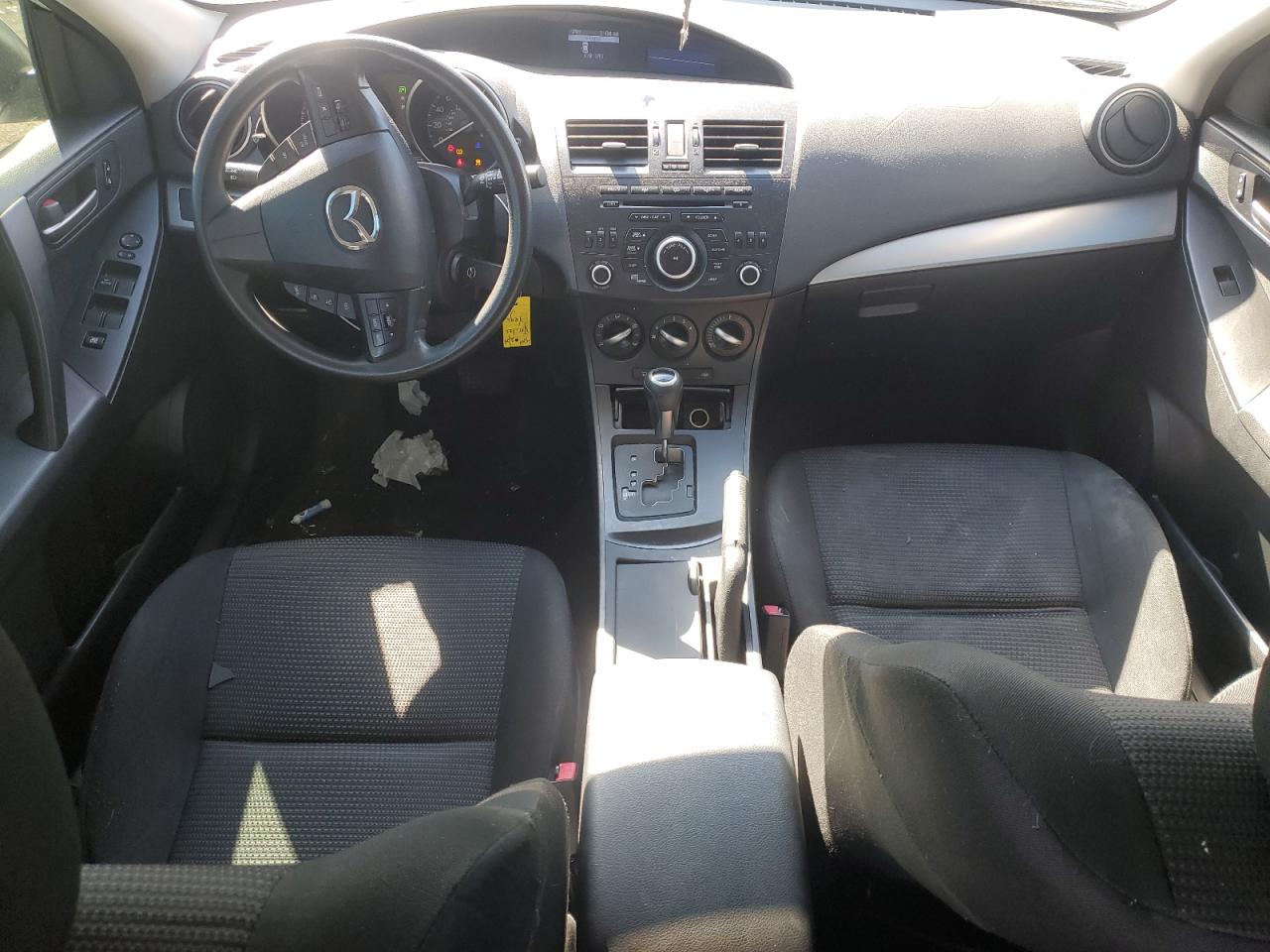 2013 Mazda 3 - Image 8