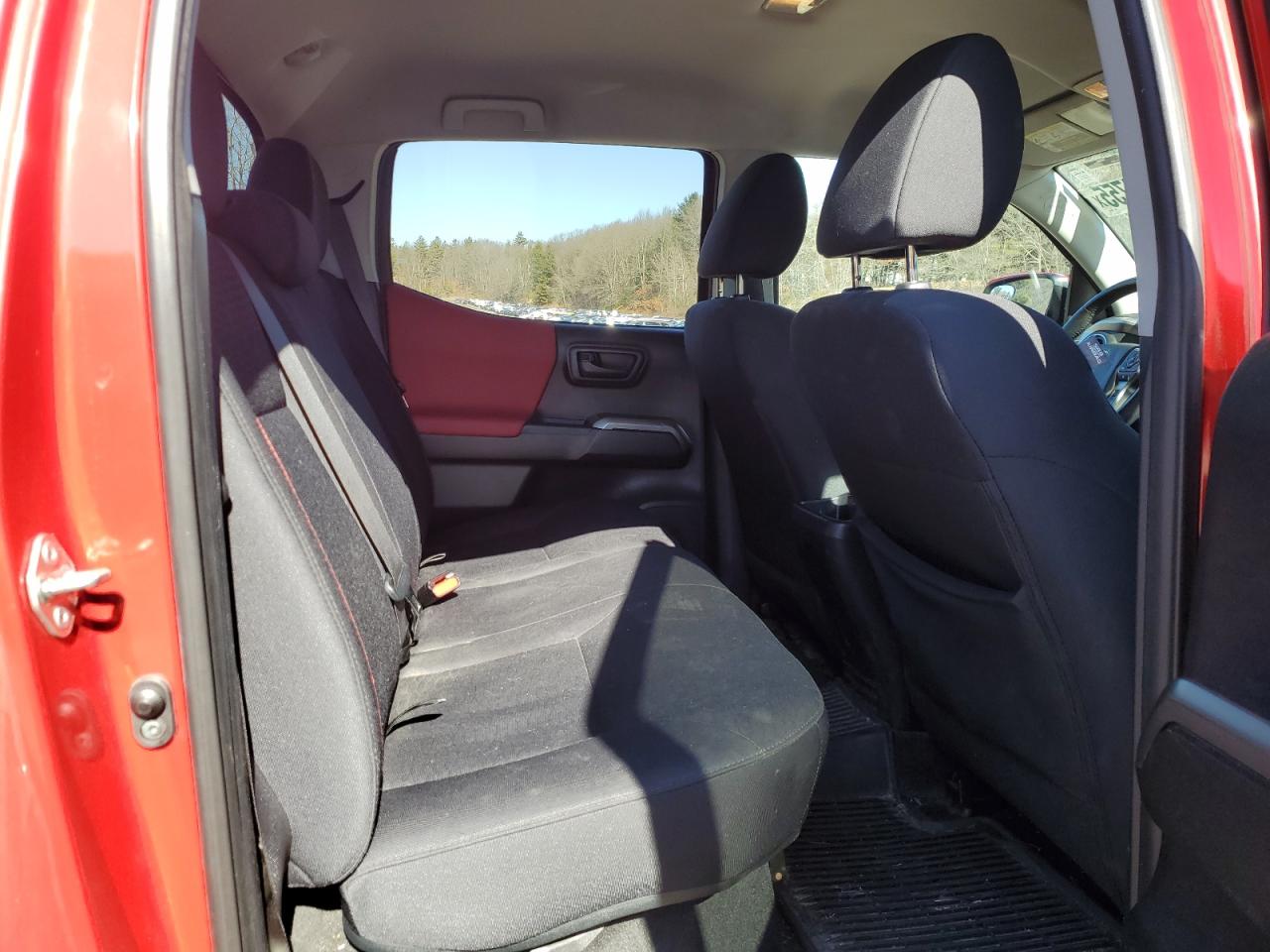 2018 Toyota Tacoma - Image 10