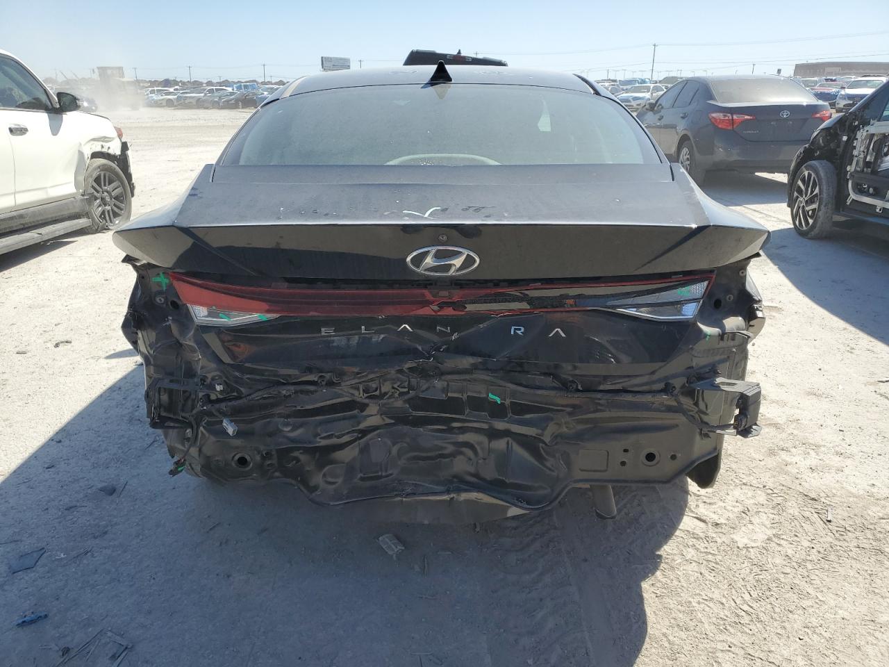 2021 Hyundai Elantra - Image 6