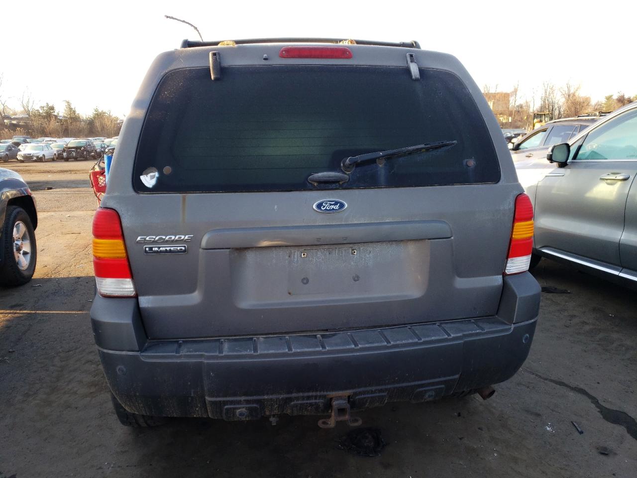 2005 Ford Escape - Image 6