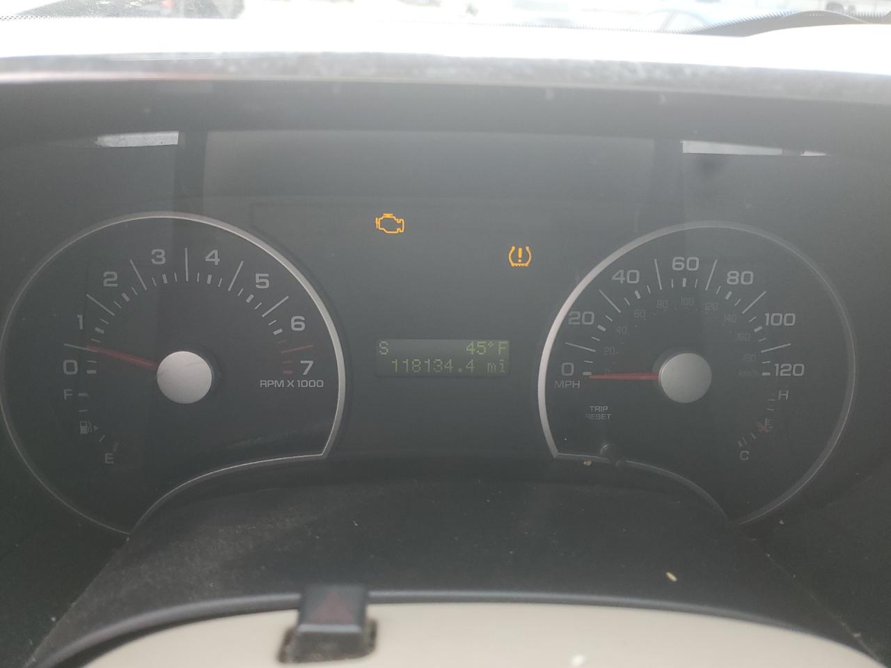 2006 Ford Explorer - Image 9