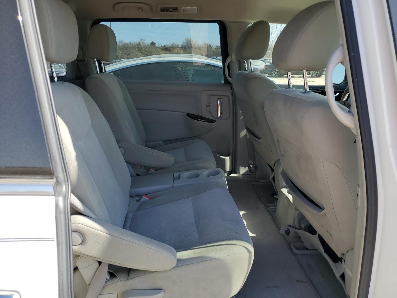 2013 Nissan Quest - Image 11