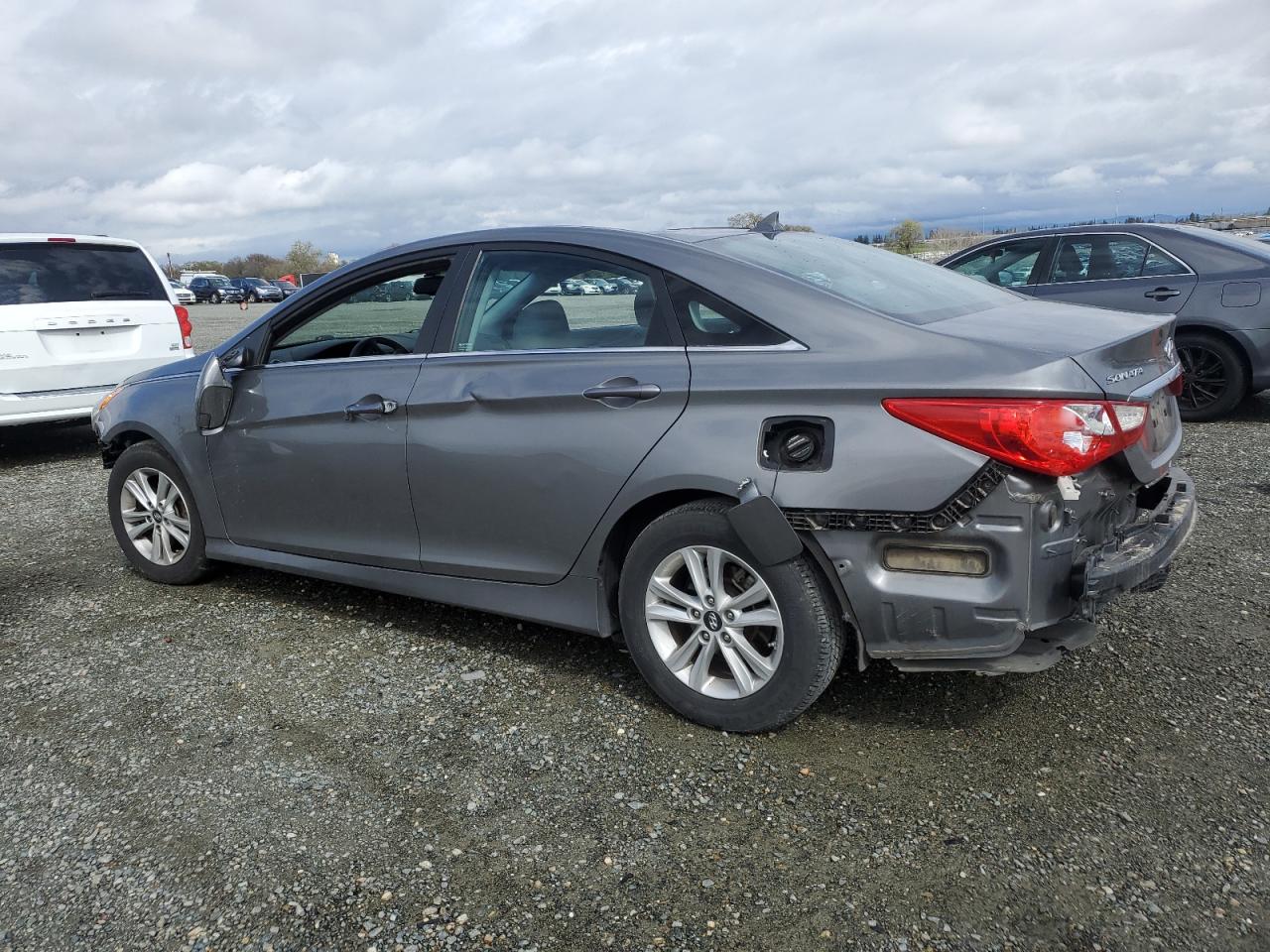 2014 Hyundai Sonata - Image 2