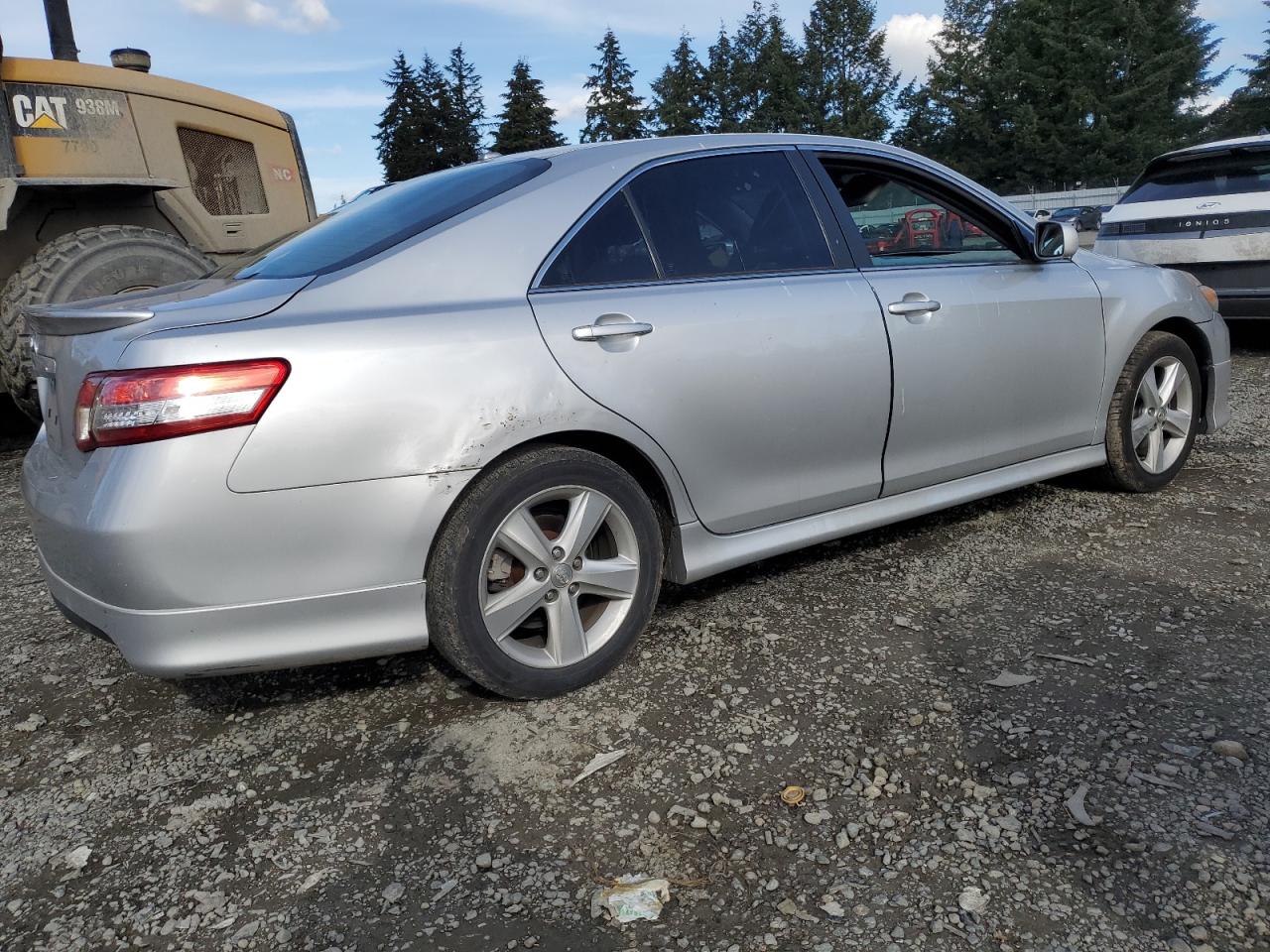 2010 Toyota Camry - Image 3