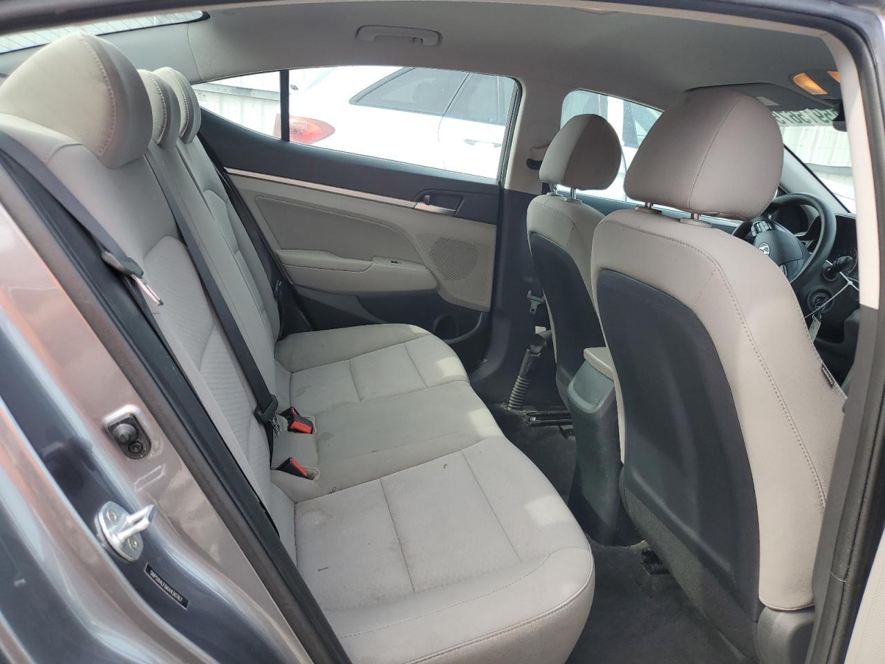 2019 Hyundai Elantra - Image 11