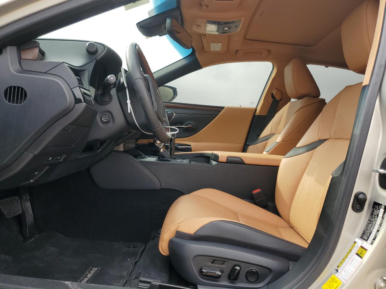 2023 Lexus ES - Image 7