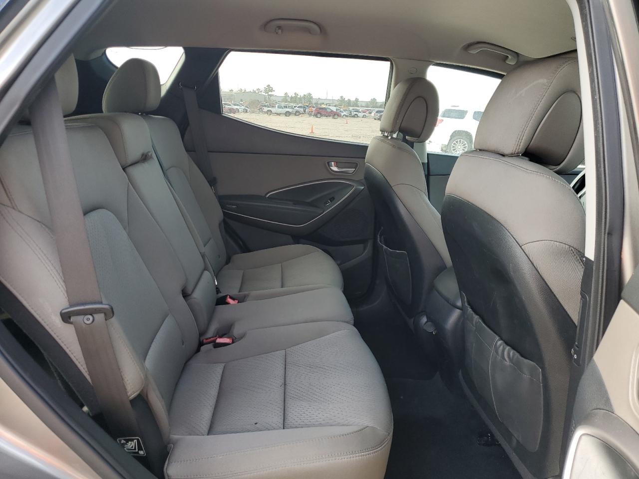 2013 Hyundai Santa Fe - Image 11