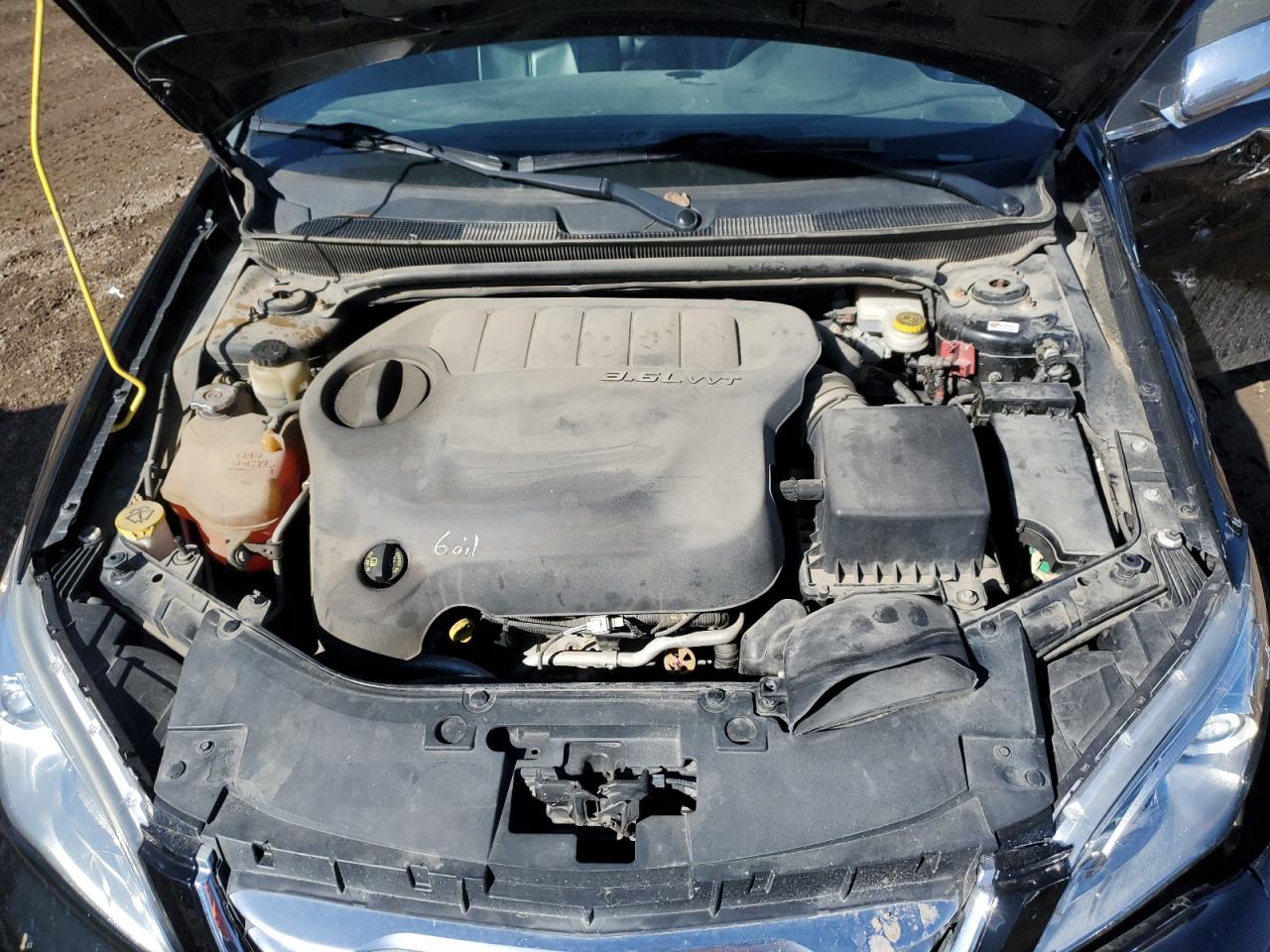 2012 Chrysler 200 - Image 11