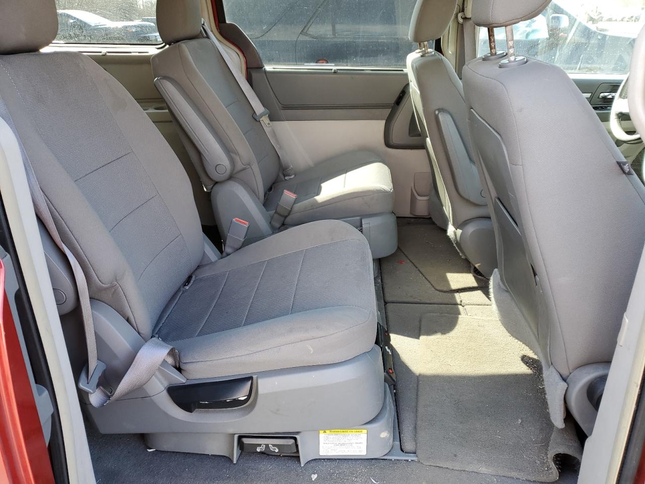 2008 Dodge Caravan - Image 11