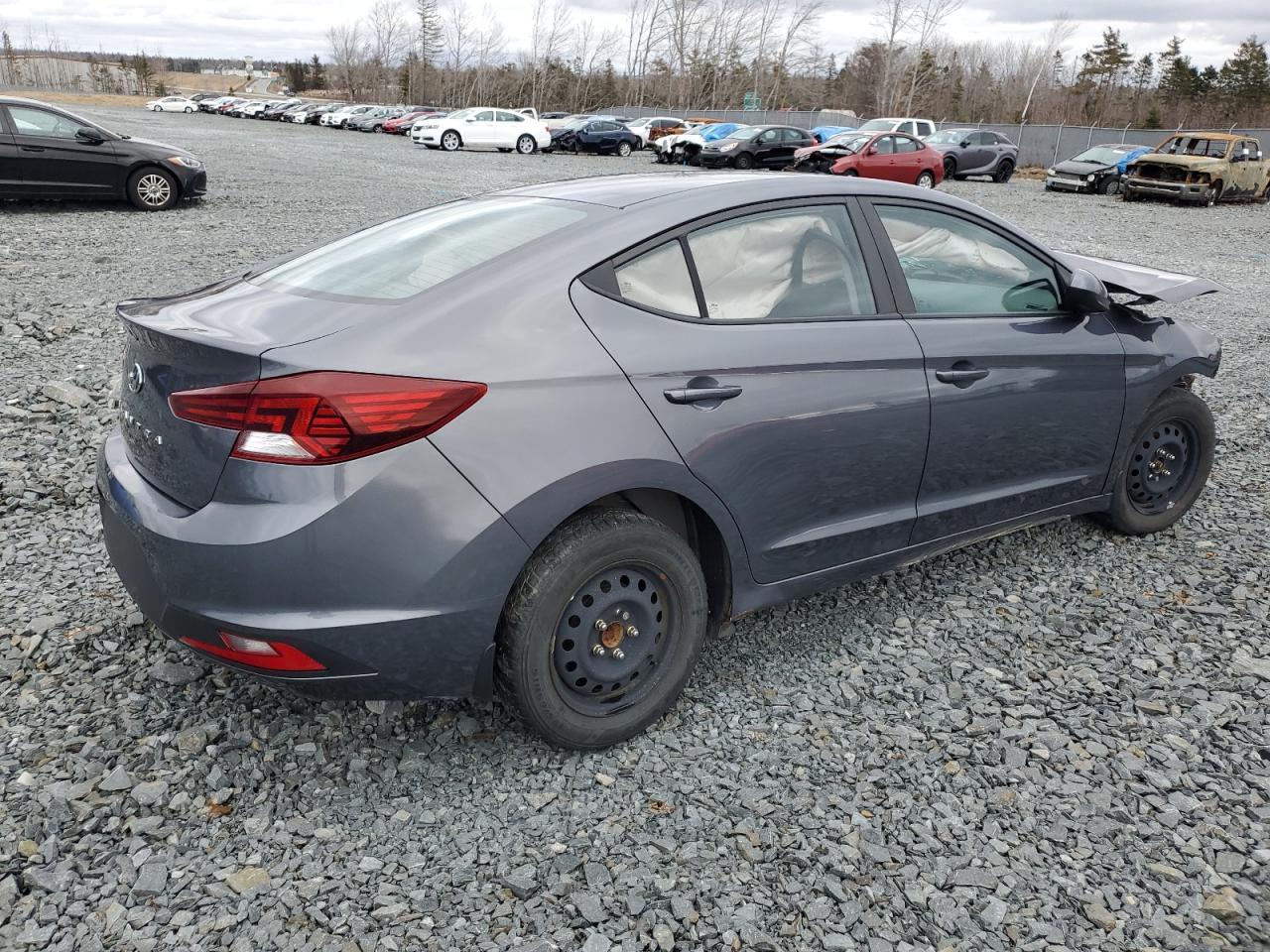 2020 Hyundai Elantra - Image 3