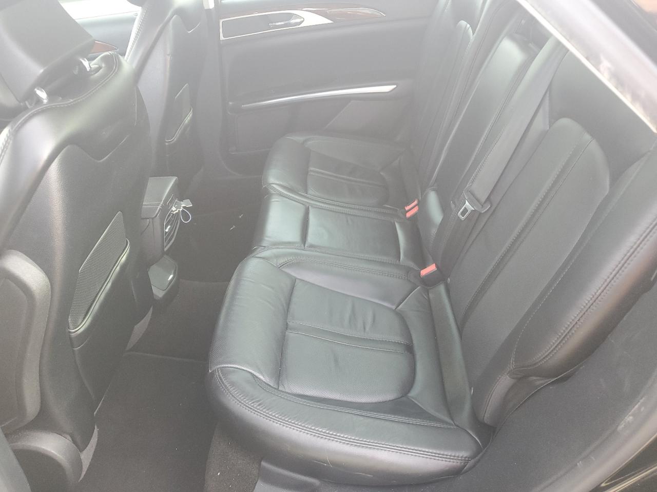 2016 Lincoln MKZ - Image 10