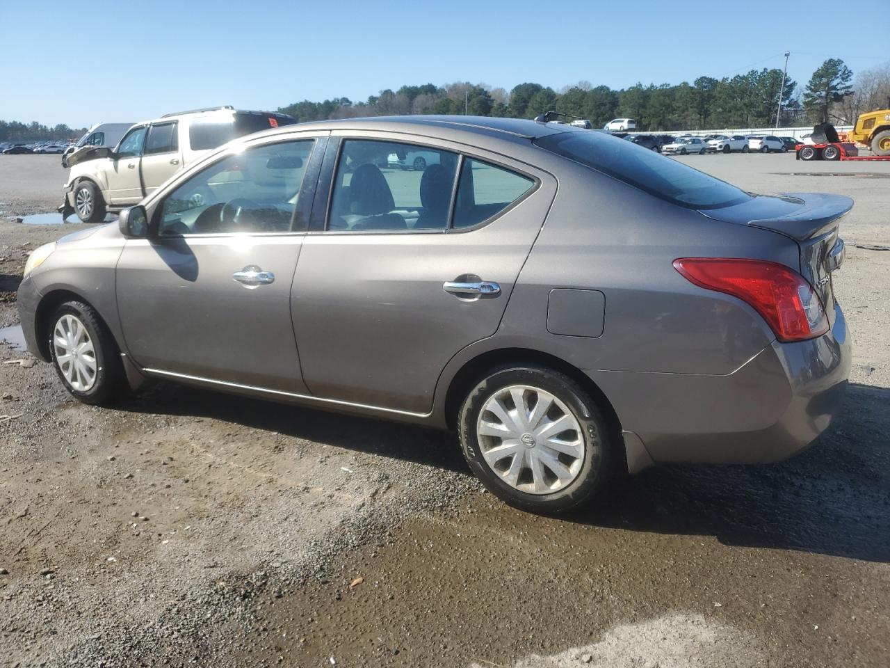 2014 Nissan Versa - Image 2