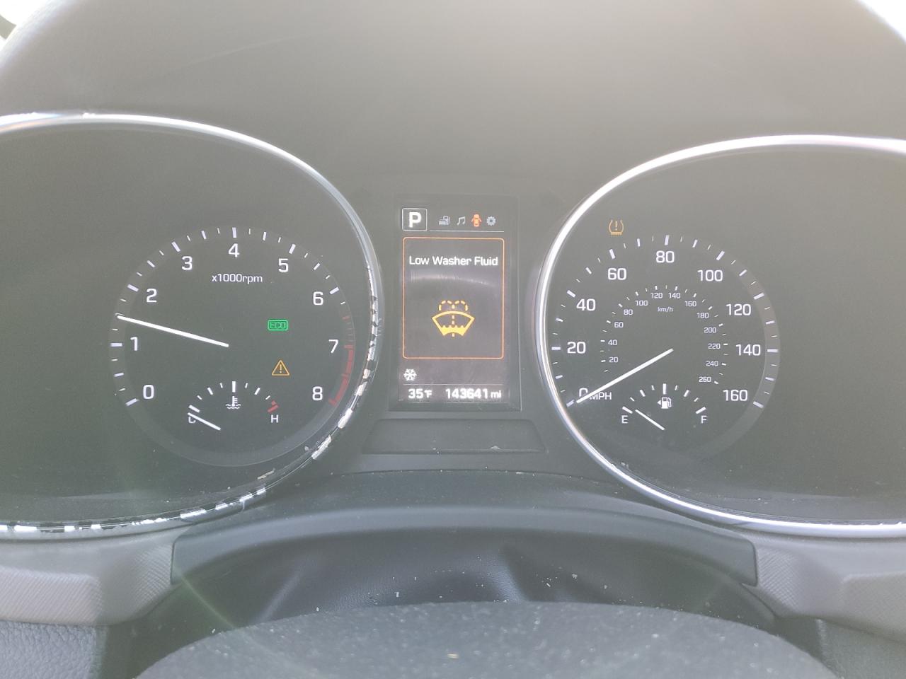 2017 Hyundai Santa Fe - Image 9