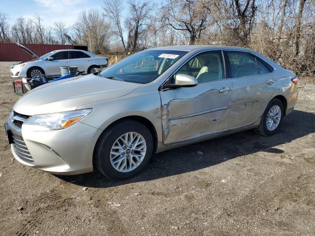  TOYOTA CAMRY 2017 Złoty