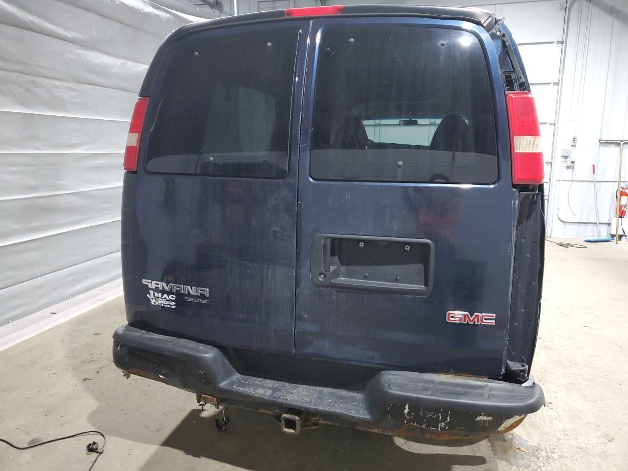 2012 GMC Savana - Image 6
