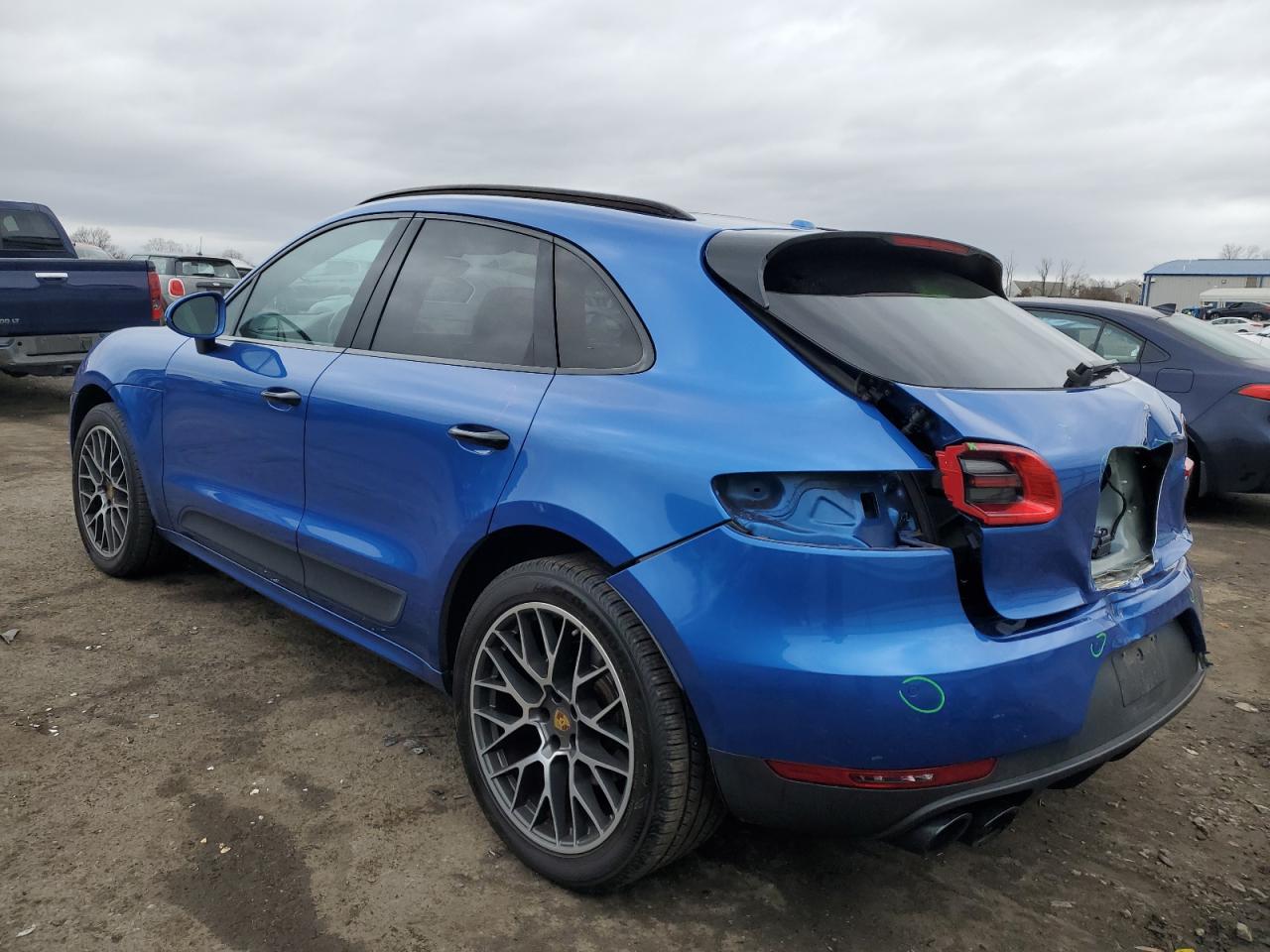 2018 Porsche Macan - Image 2