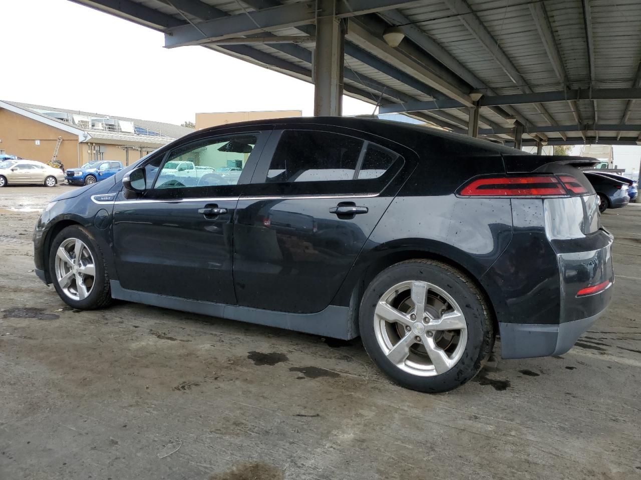 2015 Chevrolet Volt - Image 2
