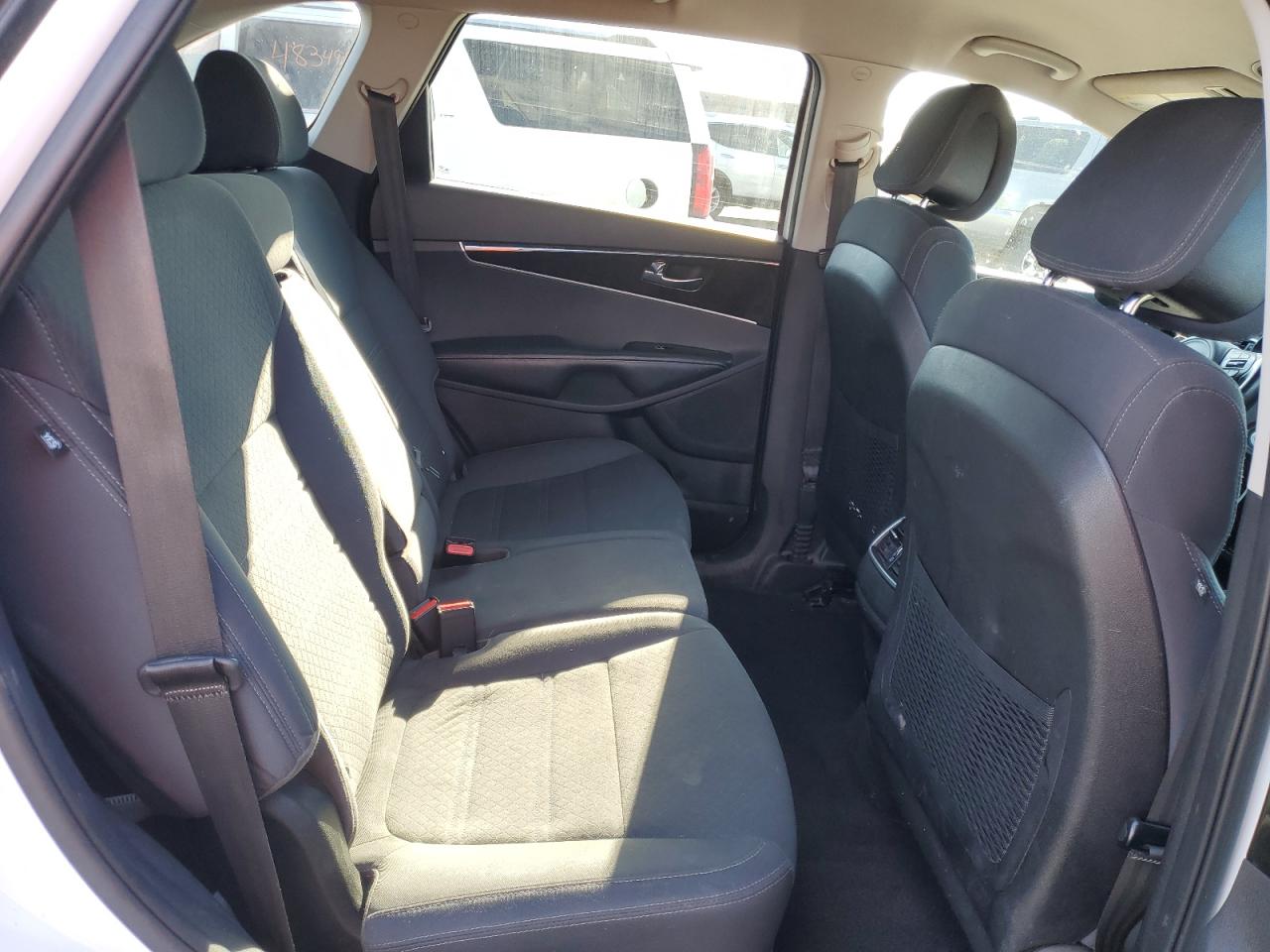 2016 Kia Sorento - Image 11