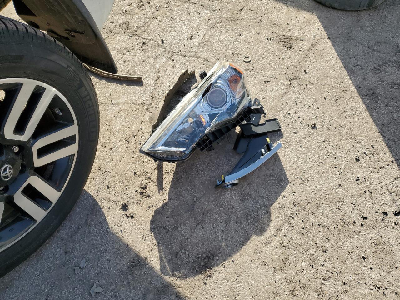 2016 Toyota 4Runner - Image 15