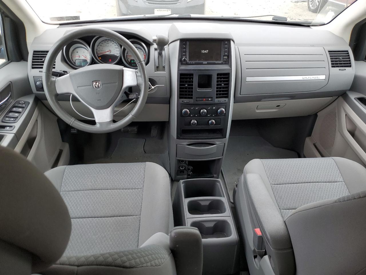 2010 Dodge Caravan - Image 8