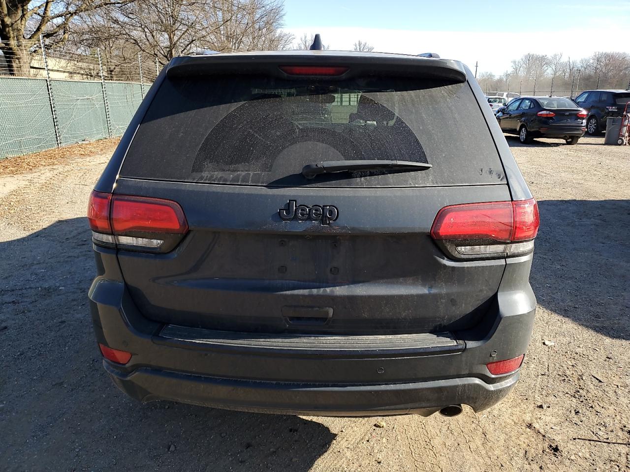 2017 Jeep Grand Cherokee - Image 6