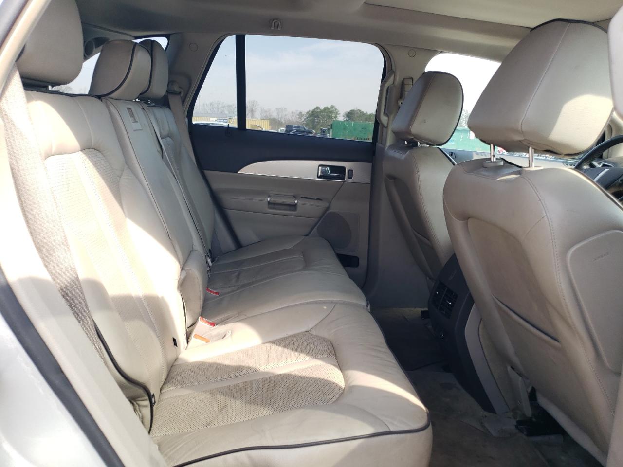 2013 Lincoln MKX - Image 11