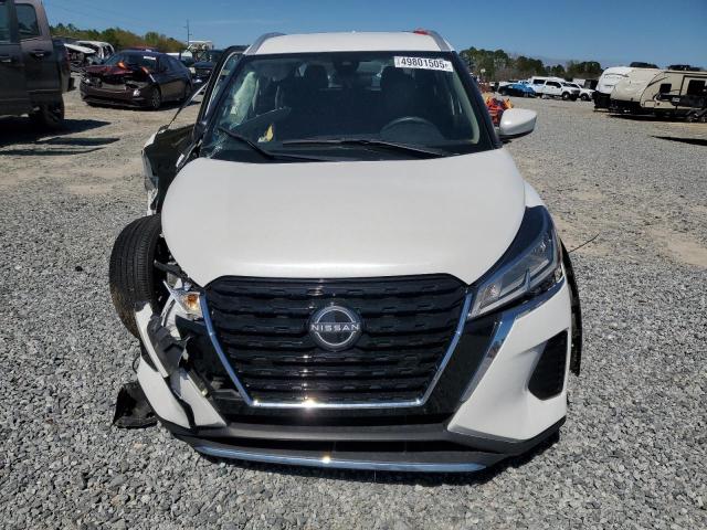 NISSAN KICKS 2023 Белы