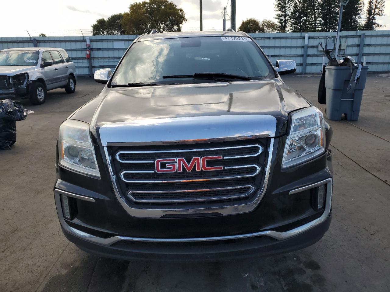 2017 GMC Terrain - Image 5
