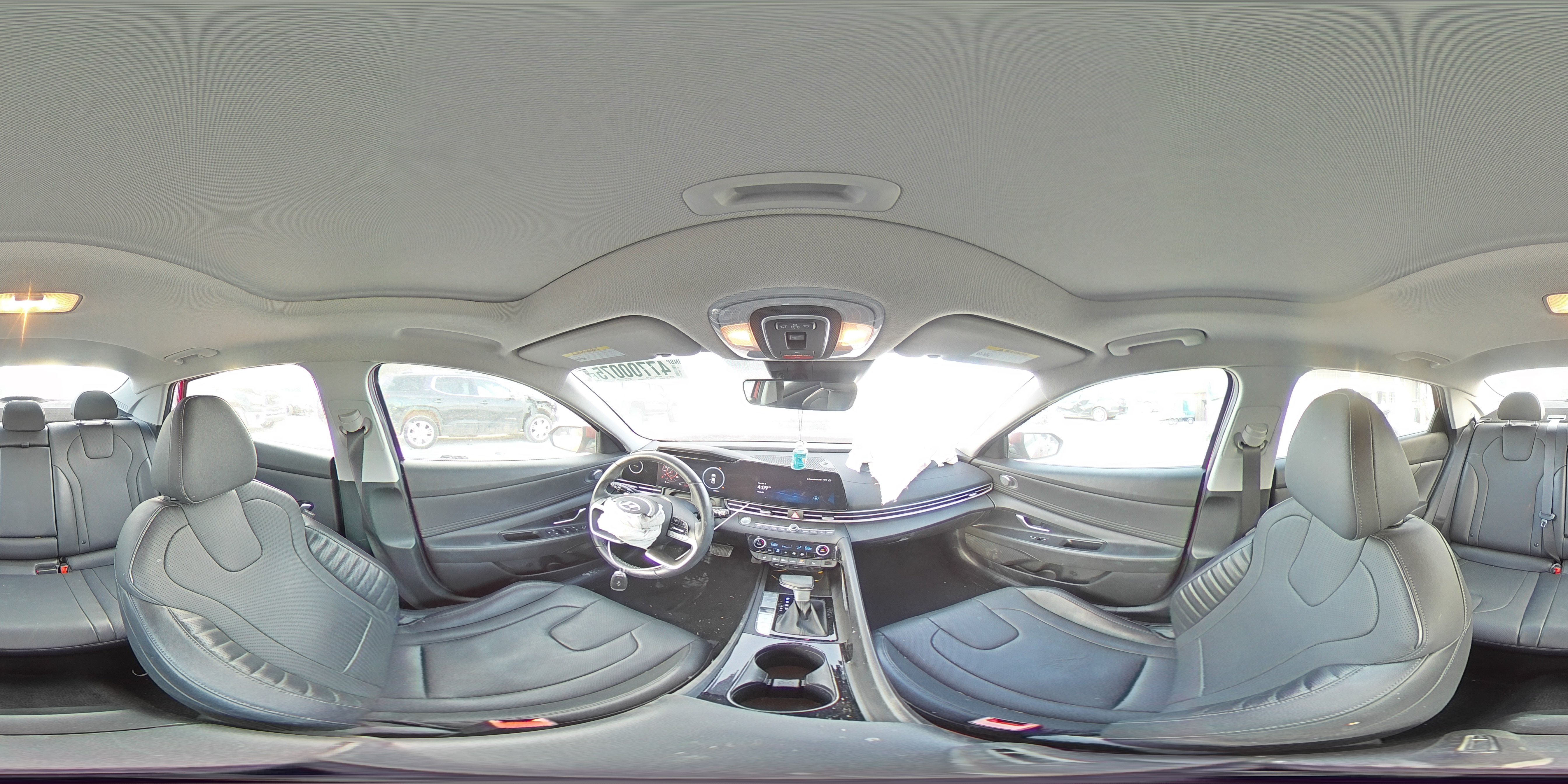 2023 Hyundai Elantra - Image 13