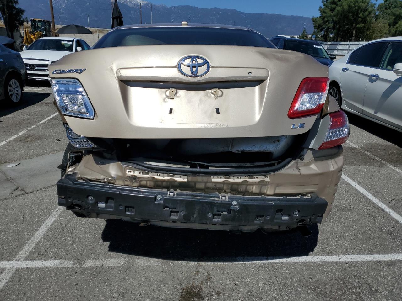 2010 Toyota Camry - Image 6