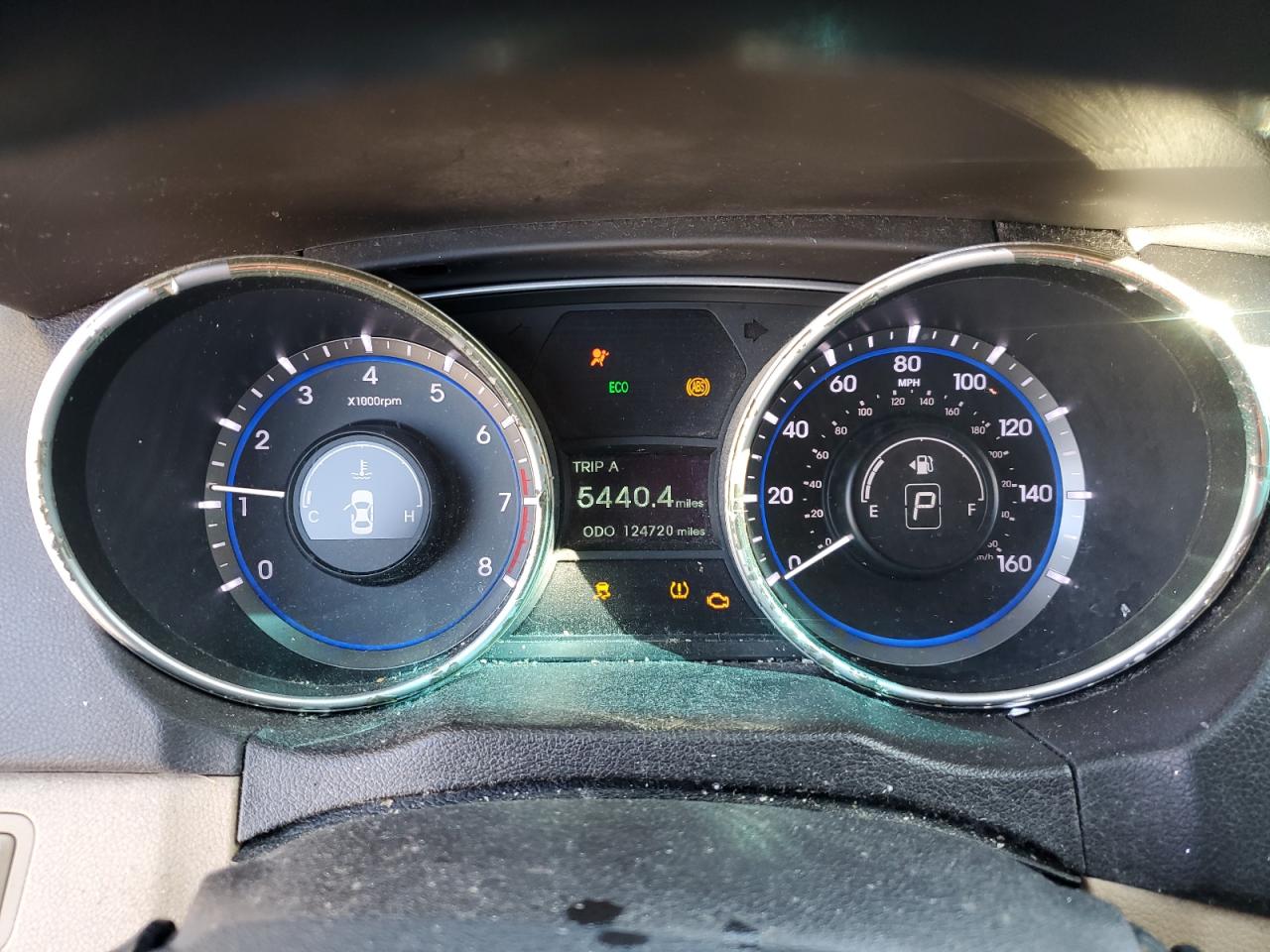 2012 Hyundai Sonata - Image 9